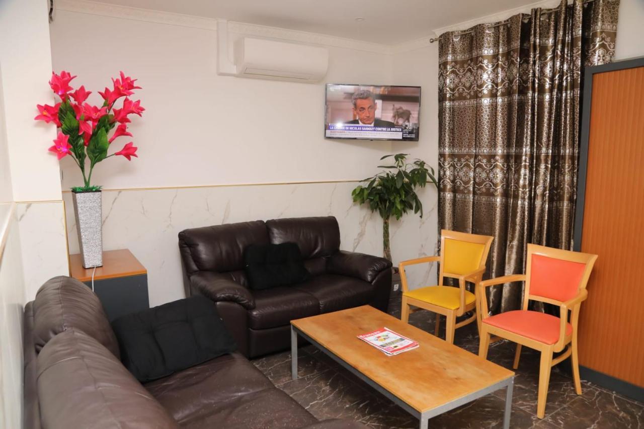 לה קורנב Hotel Le Privilege מראה חיצוני תמונה
